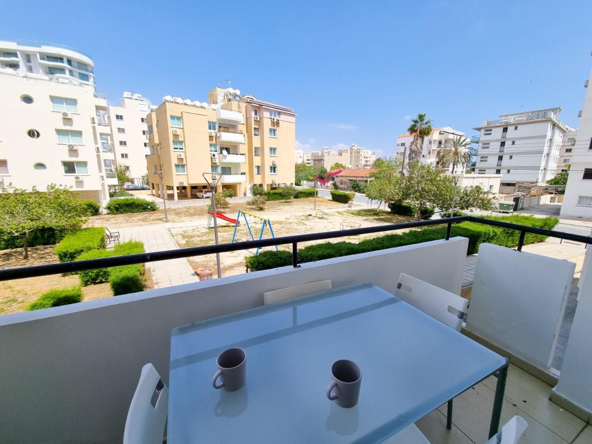 Seaside Heaven Apartment With Pool Larnaca Exterior photo
